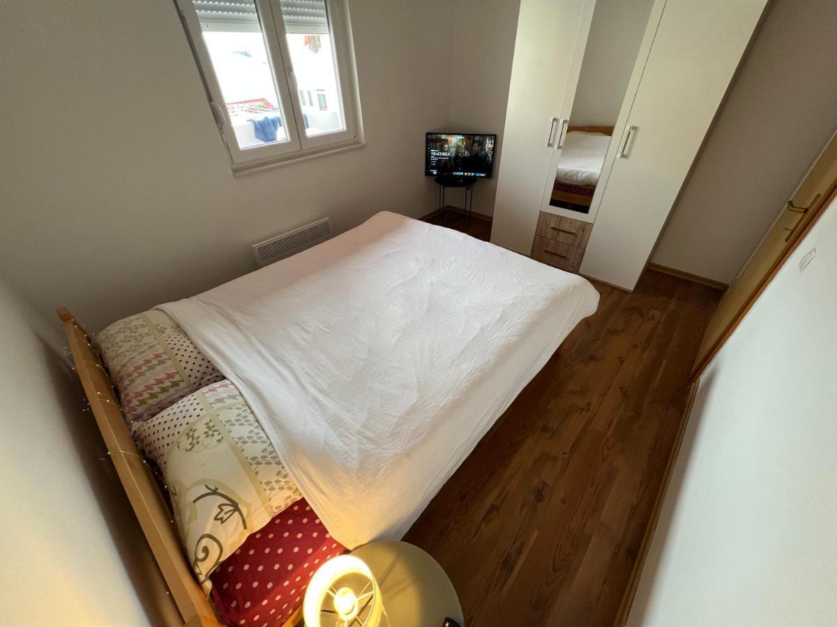 מוסטר Old Bridge Apartment מראה חיצוני תמונה
